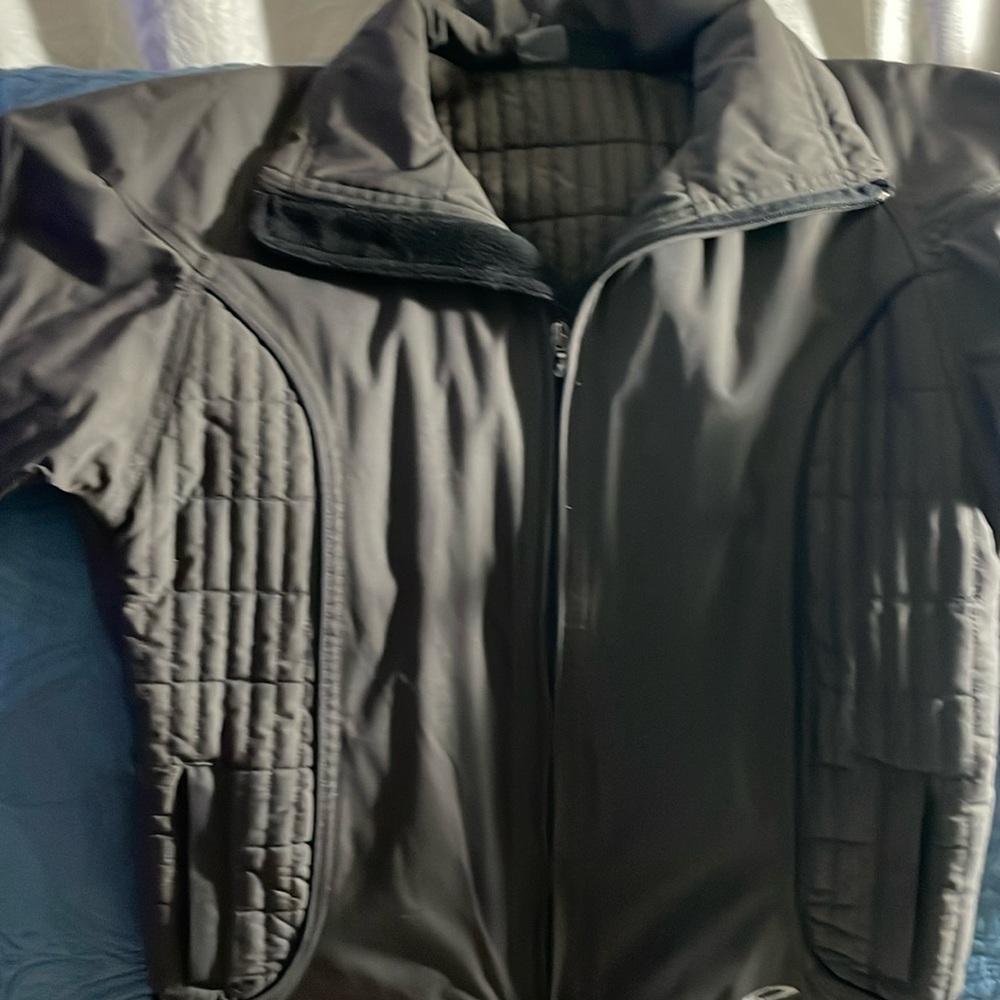 A very nice size small Oakley winter jacket